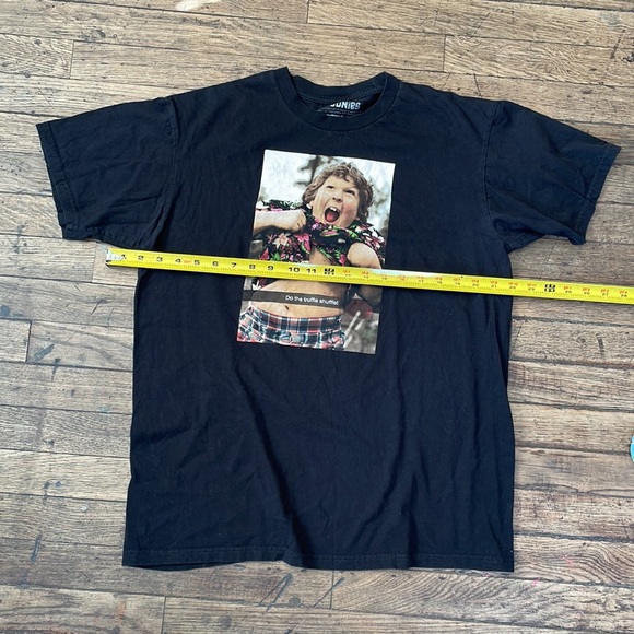 GOONIES Chunk truffle shuffle black t shirt YOUTH large 80s retro - Picture 6 of 7